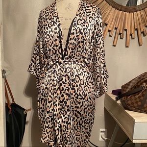 Victorias Secret Womens silky robe
